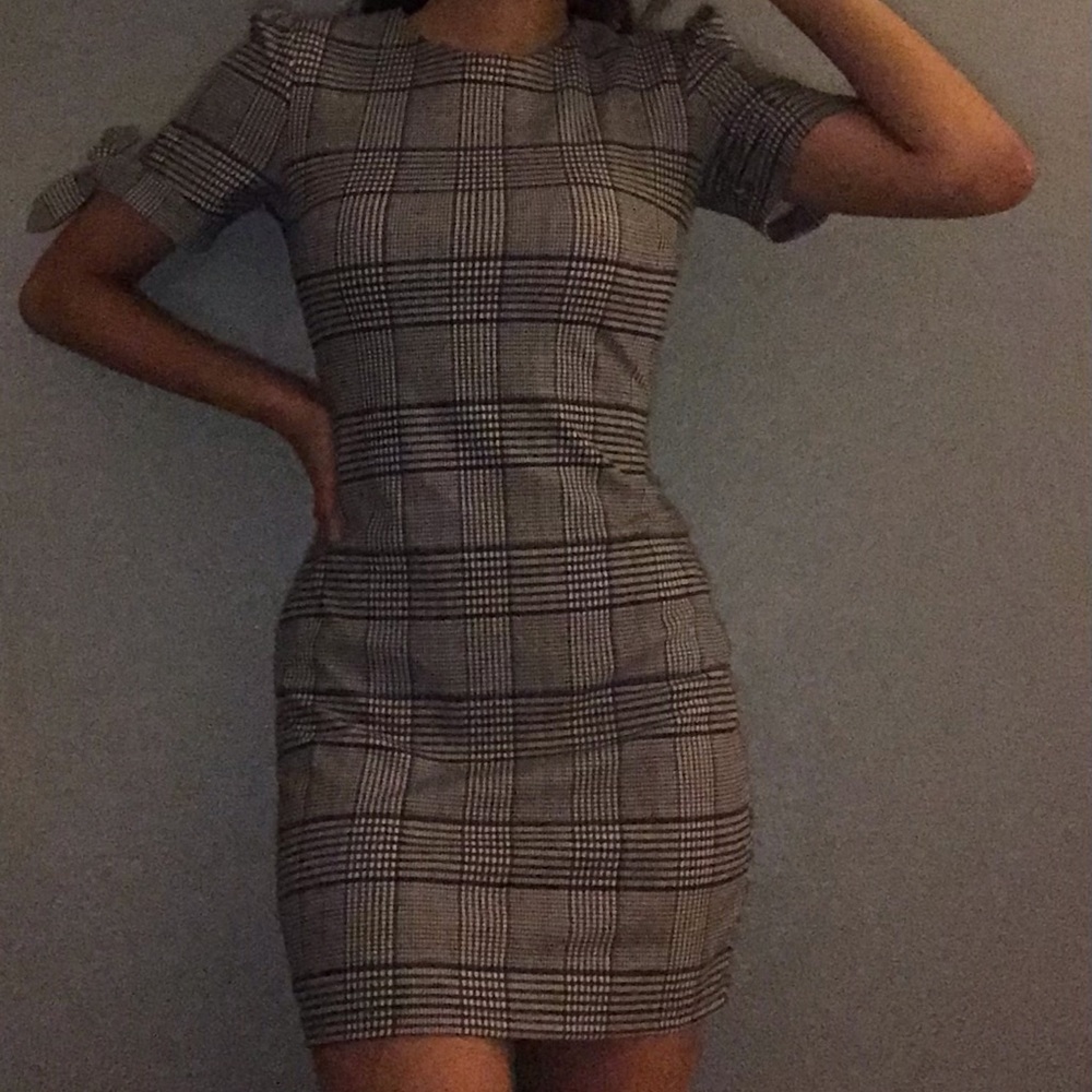 INSPIRED HEARTS black and white short sleeve dress